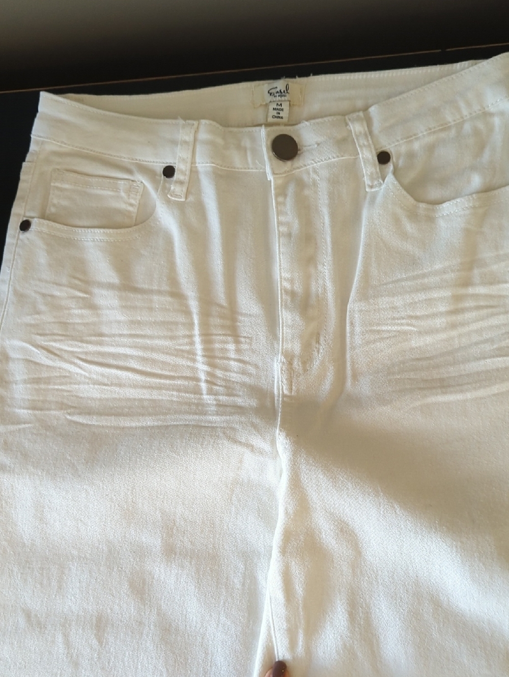 easel Ivory High-Rise, Wide Leg Jeans. NEW w Tag. 27" Waist, 29" Inseam.